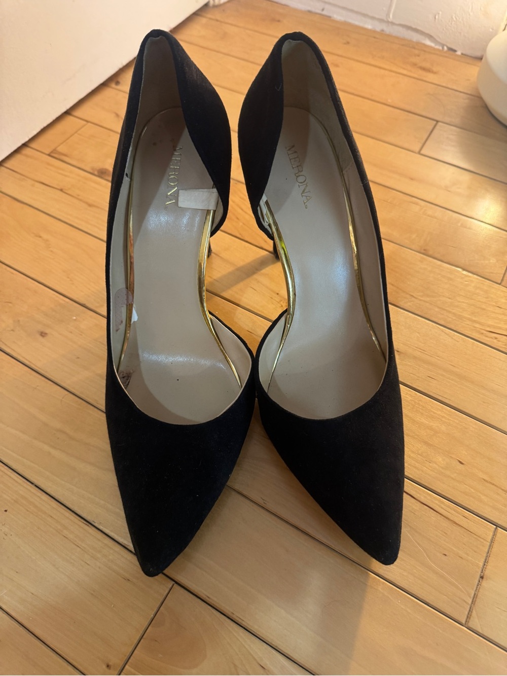 Merona Black Pointed D'Orsay Pumps with Gold Trim